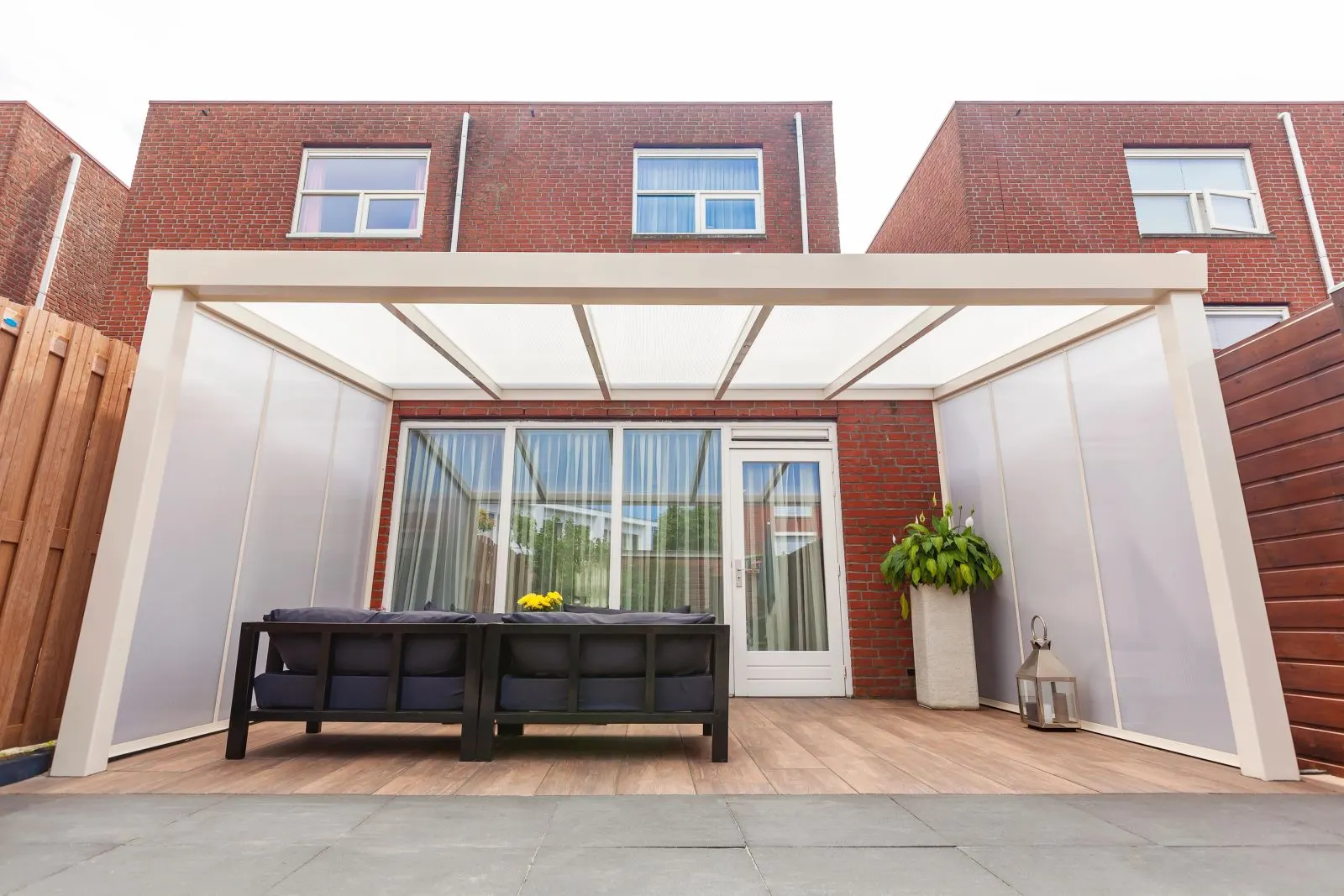 Aluminium verandas by Rainford Buildings
